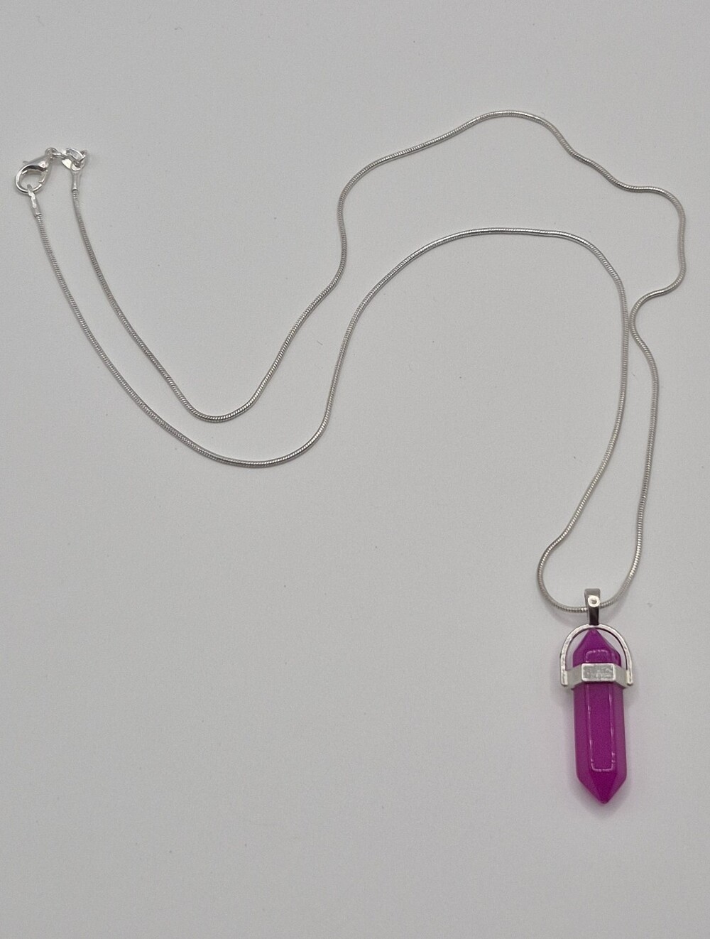 GORGEOUS Bright Magenta Hexagon CRYSTAL Point Pendant Necklace - Picture 2 of 3